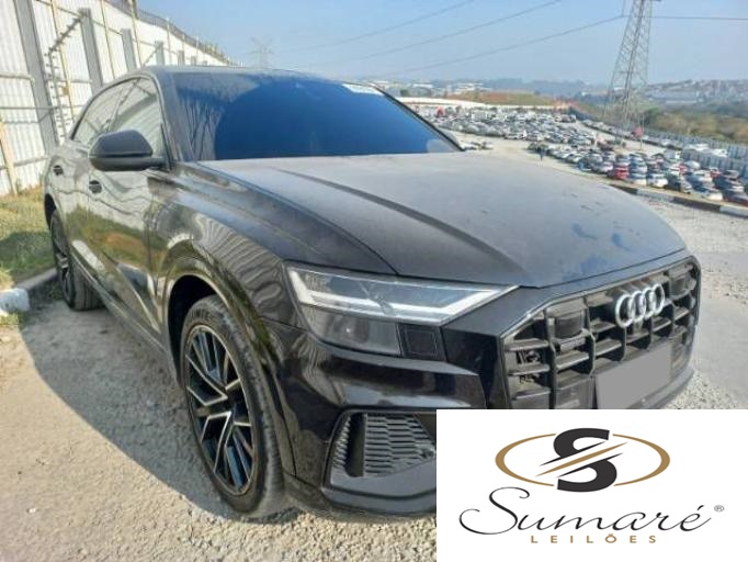 AUDI Q8 2020